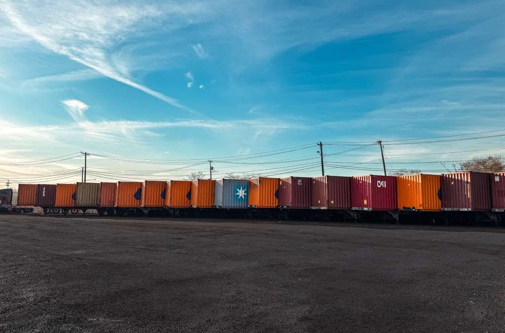 Choosing the Right Container Parking Facility: A Checklist for Trucking Companies